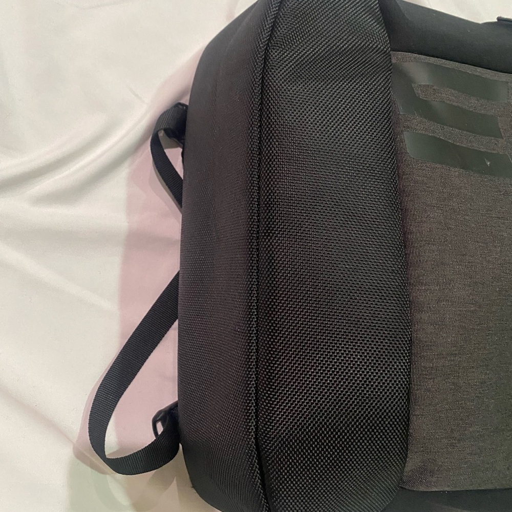 Alienware Backpack - image 5